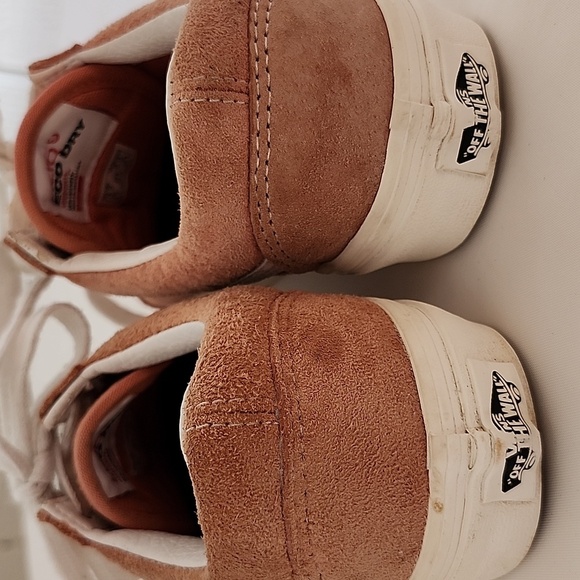 VANS Women's Classic Old Skool Pink Suede Low-Top Lace-Up Sneaker Shoe Skate 5 - Picture 3 of 7